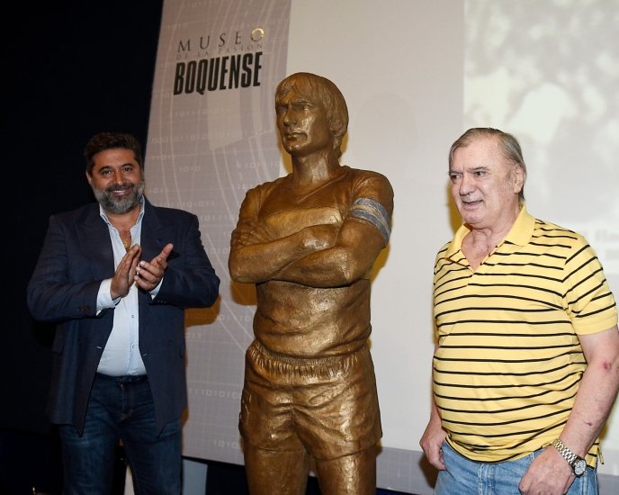 El Chapa Suñé ya tiene su estatua