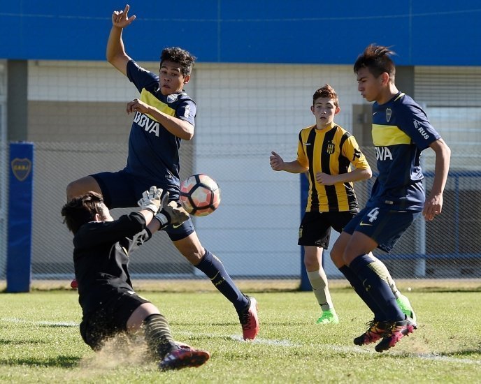 Los pibes se miden con Talleres