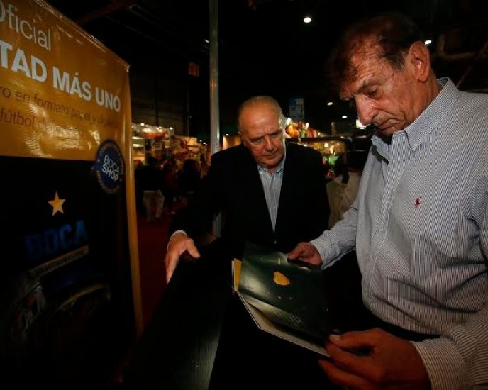 Dos próceres en la Feria del libro