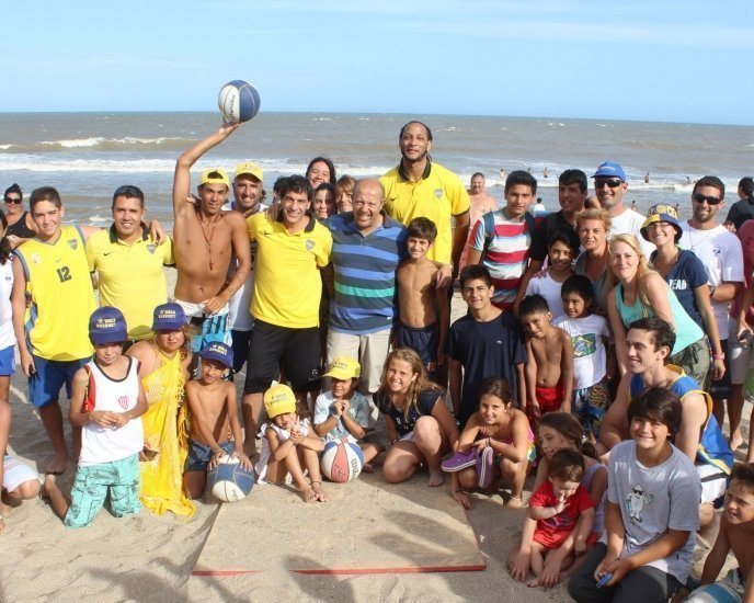 Pura diversión en la clínica de básquet de Paco Festa en Santa Clara del Mar